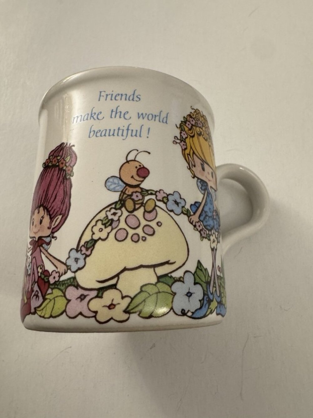 Vintage 1984 Herself the Elf "Friends Make the World Beautiful" Mug EB3